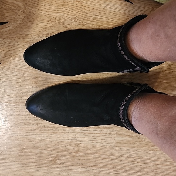 Bueno leather boots size 39.USA 8.5.Like new condition. - Picture 10 of 11